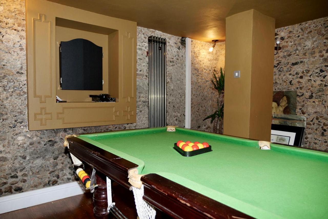 Luxury 9 Bed Manor House Hot Tub Cinema Room Skytv Saffron Walden Buitenkant foto