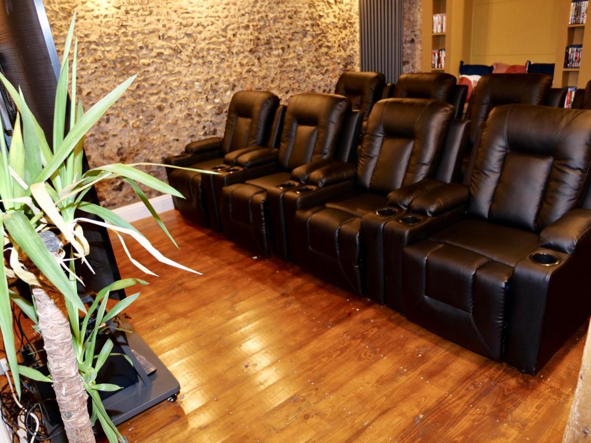 Luxury 9 Bed Manor House Hot Tub Cinema Room Skytv Saffron Walden Buitenkant foto