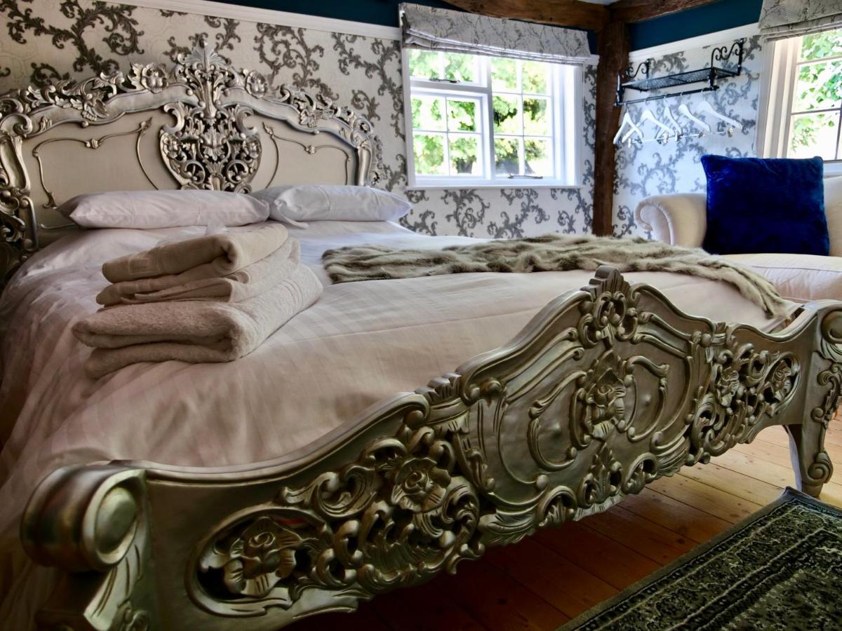 Luxury 9 Bed Manor House Hot Tub Cinema Room Skytv Saffron Walden Buitenkant foto