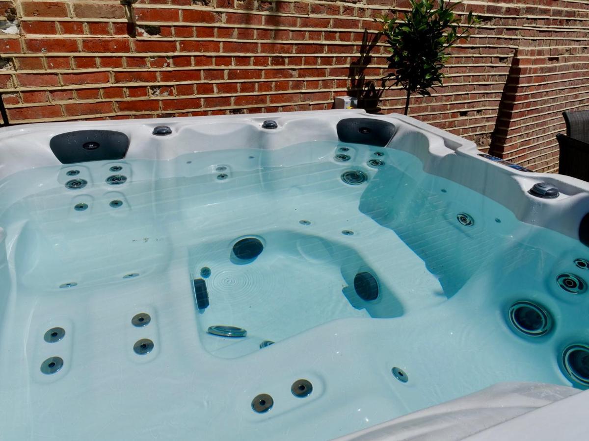 Luxury 9 Bed Manor House Hot Tub Cinema Room Skytv Saffron Walden Buitenkant foto